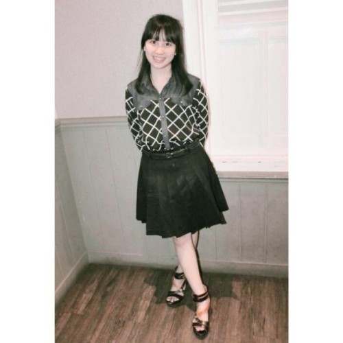 Sweet style.. Black & white dress. What do you think? :)
#white #black #indonesian #instadaily #ootdindo #ootd #outfit #asiangirl #simple #style #sweetstyle #smile #sweetoutfit #sweet #girl #me #dress #skirt