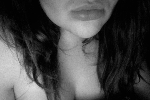 shhitcanbeoursecret:  hi :) 