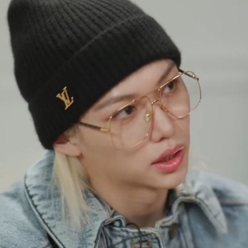 Lee Felix Lose My Breath Intro Icons.