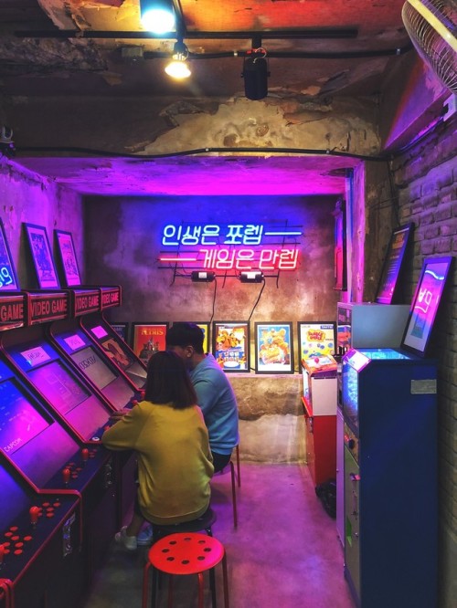 ComCom Arcade, Sinheung Market, HBC.