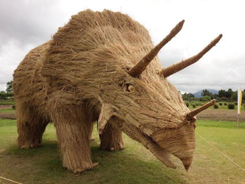 laughingsquid:Incredible Animals of Immense Stature Crafted From Straw, Wood and Rope