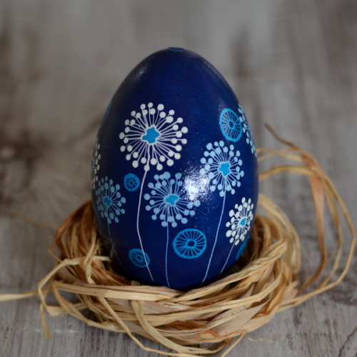 lamus-dworski: More of beautiful pisanki (decorated Easter eggs) made by artist Femi on arsneo.