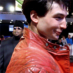ezra-millers:  😊 