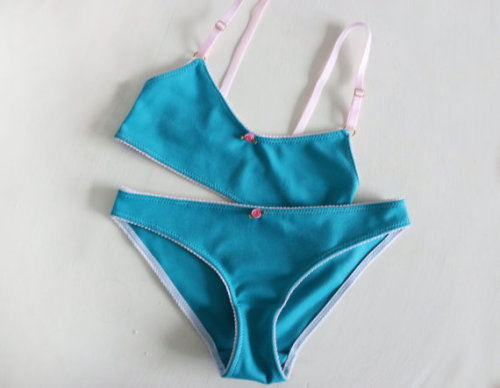 inlovewithburlesquelingerie:  Urban Bird Clothing
