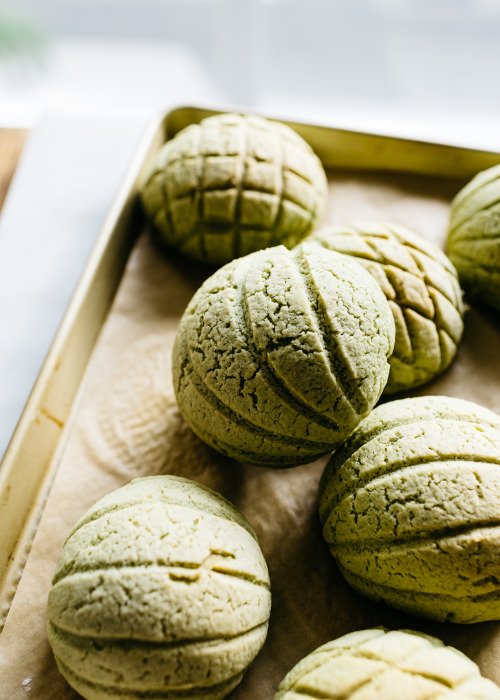 sweetoothgirl: Matcha Melon Pan (Japanese Sweet Bread Buns)