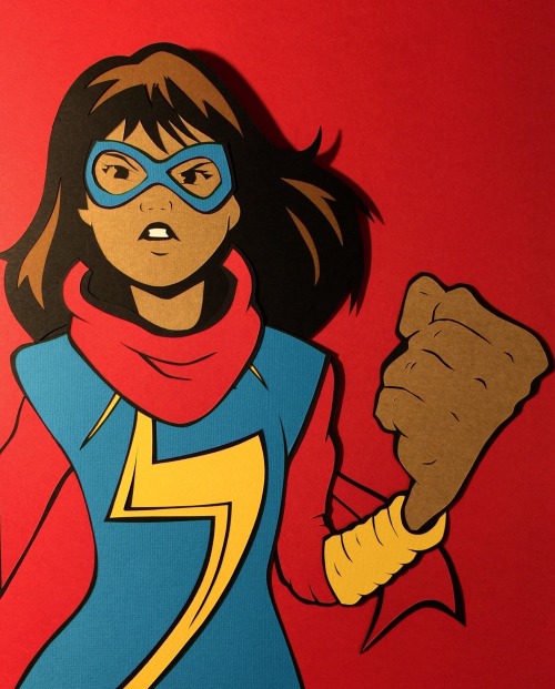 365 Marvel Comics Paper Cut-Out SuperHeroes - One Hero, Every Day, All Year…May 31st - Ms. Marvel / 