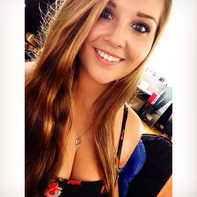 bumfinger:  thedirtyrussian:  Privet 😋  You are seriously beautiful!