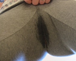 vanessa-bored-wife:  little wet can lead