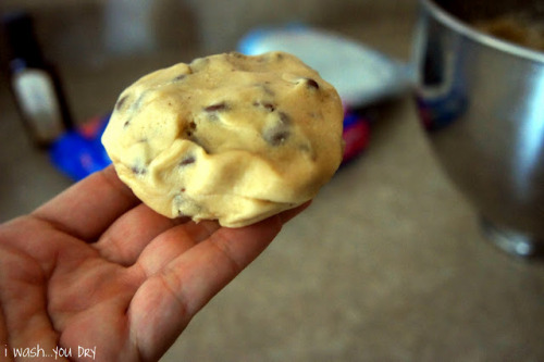 nom-food:  Oreo stuffed chocolate chip cookies