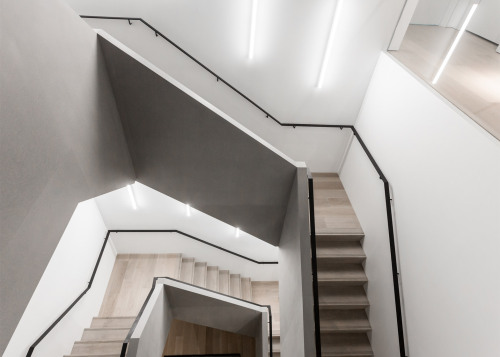 {Some shop talk - love these COS store interiors!}1-4. Snarkitecture designed this pop-up in LA. Lov