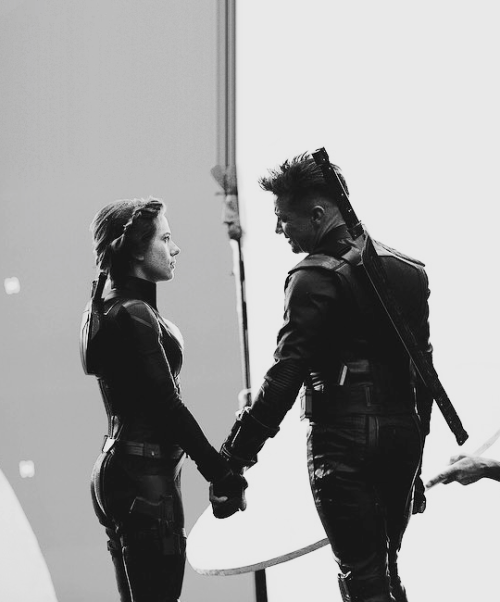 hermiola:Scarlett Johansson as Black Widow and Jeremy Renner as Hawkeye behind the scenes of Avenger
