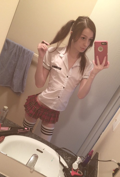 XXX kitty-lynn:  Dressed up for daddy before photo