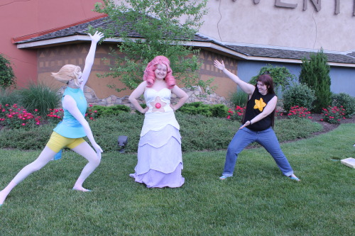actualteddylupin: pearl, rose, and greg: a visual summarypearl: pearllovesroserose quartz: queerspac