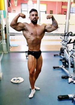 hn6hus:  Borja Saura