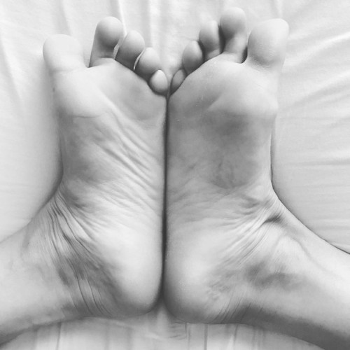 Morning stretches #feet #barefeet #footmodel #footfetishnation #footworshipping #footfetishgroup #fo