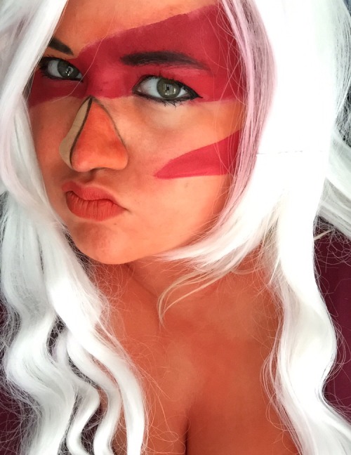 wearemalachitenowbaby:  Come on, Just say yes.~    Couldn’t stop myself from using my new body paint. Just messing around and taking pictures at home, so don’t be a spaz. I didn’t make the nose, wig or order my contacts for my final Jasper cosplay