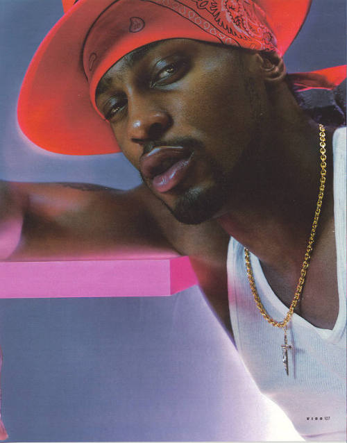 nasfera2:D’Angelo in Vibe Magazine (April 2000) | Photographed by Dah Len 