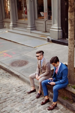 arvinjayy:  chabeng-a-beng:  My type of men  I dont think many men can afford to wear suits like that all the time LOL  I love this. ^ Well some men can!!