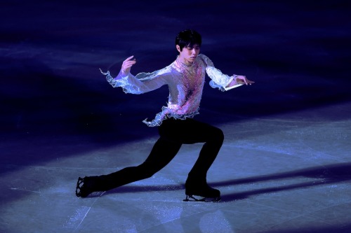 yuzuruhanyuedits: “No one can skate as he does. No one uses the music like Hanyu Yuzuru does.&