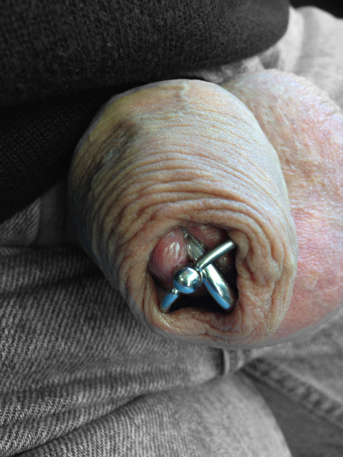 bbincumming2:  painprogress:  Life is not Black and White Don’t be afraid to suck the marrow out of it…  http://bbincumming2.tumblr.com/tagged/piercing