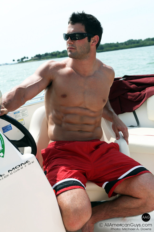 marinebuzz:  bewitchingmen:  Josh Ohl 1  post over and over…. 