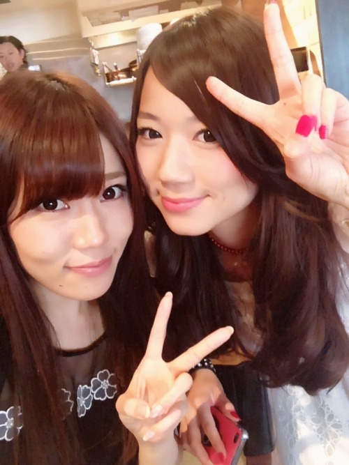 gekirena: Akisun posted this on her G+ are they allowed to post pics of graduated members without bl