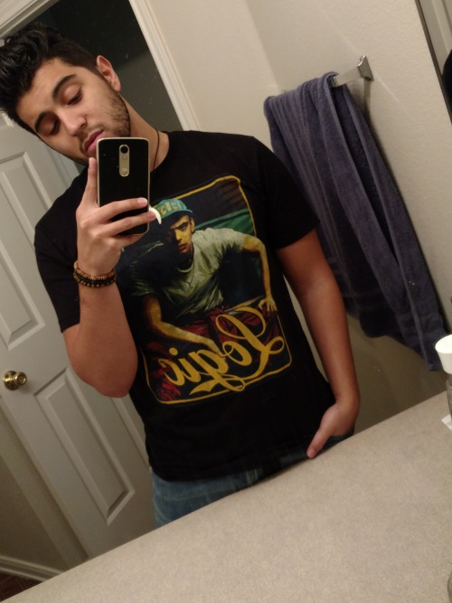 Oh yeah so Wednesday I found a shirt of my favorite rapper, Logic, at Hot Topic. Brand fucking new because it wasn’t there last week. So yesterday I decided to rep my boy~