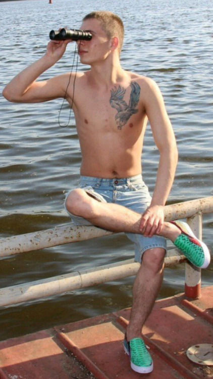 http://russian-boys.tumblr.com/post/146061336525