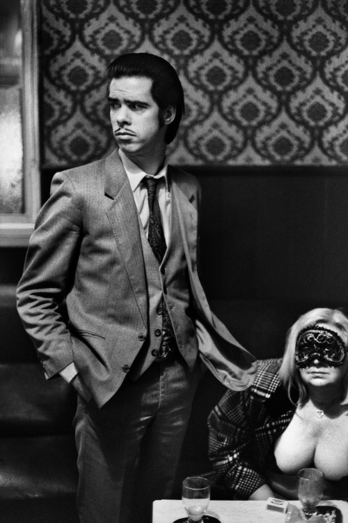 manitat:  Anton Corbijn… Nick Cave, London, 1988
