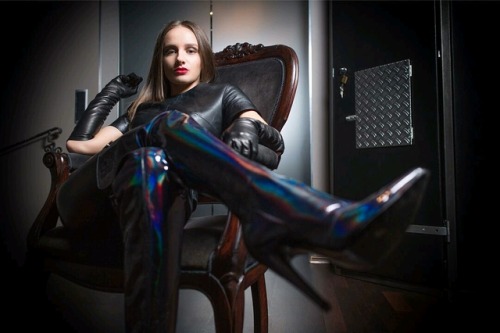 alexrumlexa: mistress Christina Nero…leather/ boots&gloves This unit will obey every order from this beautifully superior dominatrix fembot (If I don’t malfunction in the way, which is highly likely).