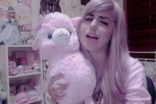 p0kemina:  Selfies with my bae ~ She makes cuter silly faces than I do…