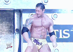 hotwrestlingmen:    Batista vs. VisceraWWE RAW (January 17th, 2005)   