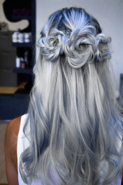 cute-colored-hair:  COLORED HAIR BLOG ♥