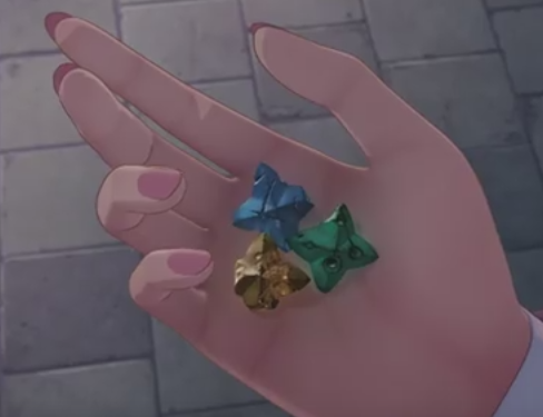 leaguesbottombitch: Everyone’s probably noticed, or its been pointed out before I’m sure. But I just wanted to point out that uh Those Broken, Dead Star Guardian Gems Ahri had in New Horizon, she uses them. I don’t know if its to pay respects or