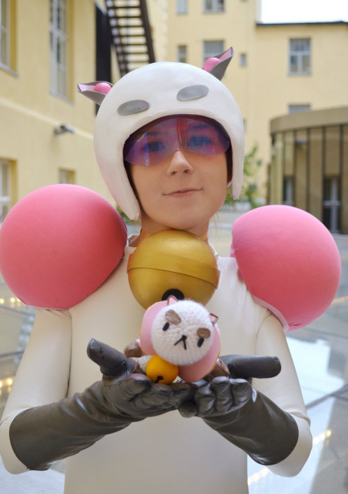 Couple more shots of my Bee and Puppycat cosplay! The costume is hand-made, except half of the glove