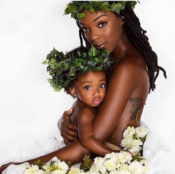 boujee-melanin-babe:  I love mommy and baby photoshoots