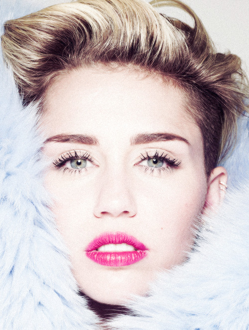 marina-del-cyrus:  mlieycyrus:  for me, the movement needs to be something bigger than just a record. for me, a movement is something that represents taking over the world  ♡Marina,Miley & Lana Blog♡