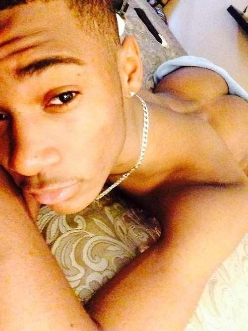 savvyifyanasty:  marc86jcob:  DAMMMMM YELLOW NIGGA A LIL FREAK HE LOOK GOOD AF N CUTE AF 2 and that ASS GOT ME HARD AF !!!!!!!!!  > I’d have so much fun with him😏 
