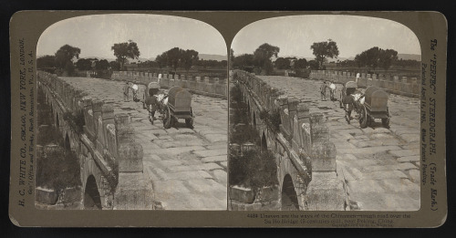 Rough road over the Sa Ho Bridge near Peking (China, 1907).