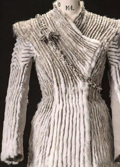 daenerys-stormborn: Costume details of Daenerys’ winter coat (x)- As for Dany’s coat, Cl