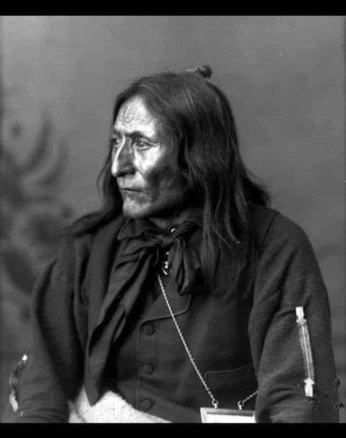  &ldquo;Crowfoot stood and watched as the white man spread many one dollar bills on the ground.“This  is what the white man trades with; this is his buffalo robe. Just as  you trade skins, we trade with these pieces of paper.”When the white  chief