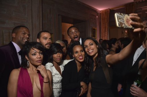 skidivame: Nnamdi purposely got in the pic…with Kerry!! Now that doesn’t happen often.