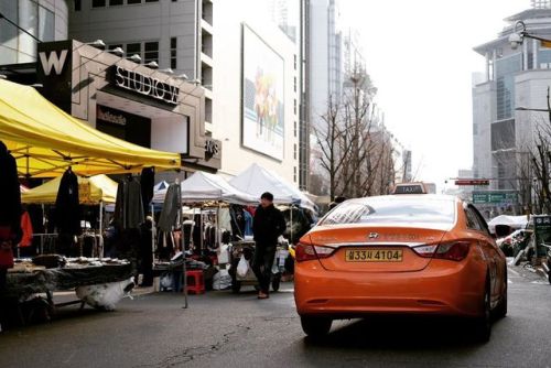 オレンジ色のタクシーがステキ X-E3+XF35mmF2.0 #fujifilm #fujifilm_xseries #xe3 #xt2 #XT2GS #xpro2 #XPRO2graphite #x