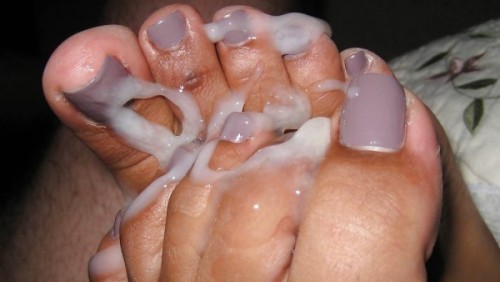 Cummy Toess porn pictures