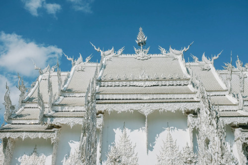 bettersss:The intricate Wat Rong Khun @ Chiang Rai in Thailand