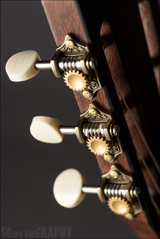 thedailygit:  Taylor 522e, Grand Concert 12 Fretsee more guitars at Lauzon Music,