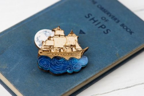 Moonlit Pirate Ship Brooch //kateslittlestore