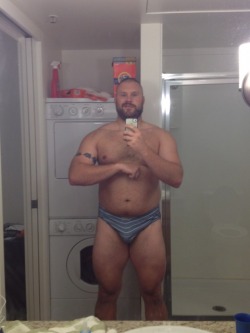 stocky-men-guys:  Big, strong and sexy menStocky