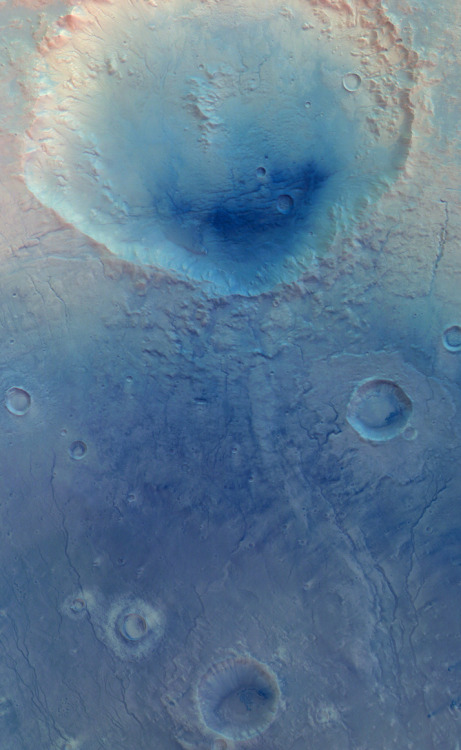 ageofdestruction:  hannah: Surface of Mars, photographed by Mars Express, 25th November 2005. Image runs from 32°S 201°E about 710 km due south across the Terra Sirenum highlands to 44°S 201°E. The Sirenum Fossae run across the top of the 2nd image.