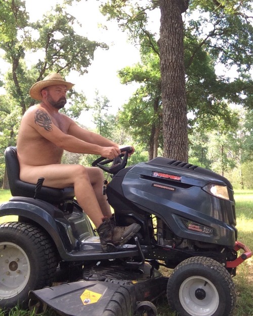 ghostbear2012:  Mowing day at Bear Ranch.